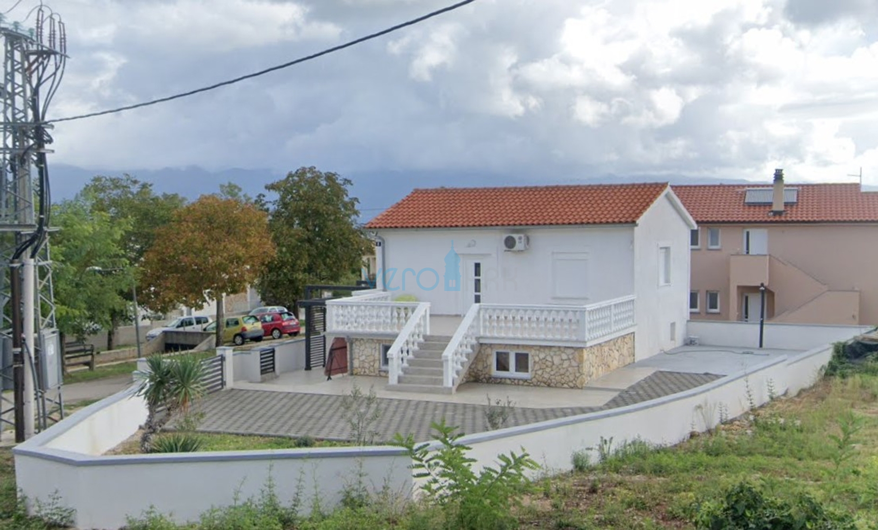 Otok Krk, Dobrinj, okolica, adaptirana samostojeća kuća, prodaja